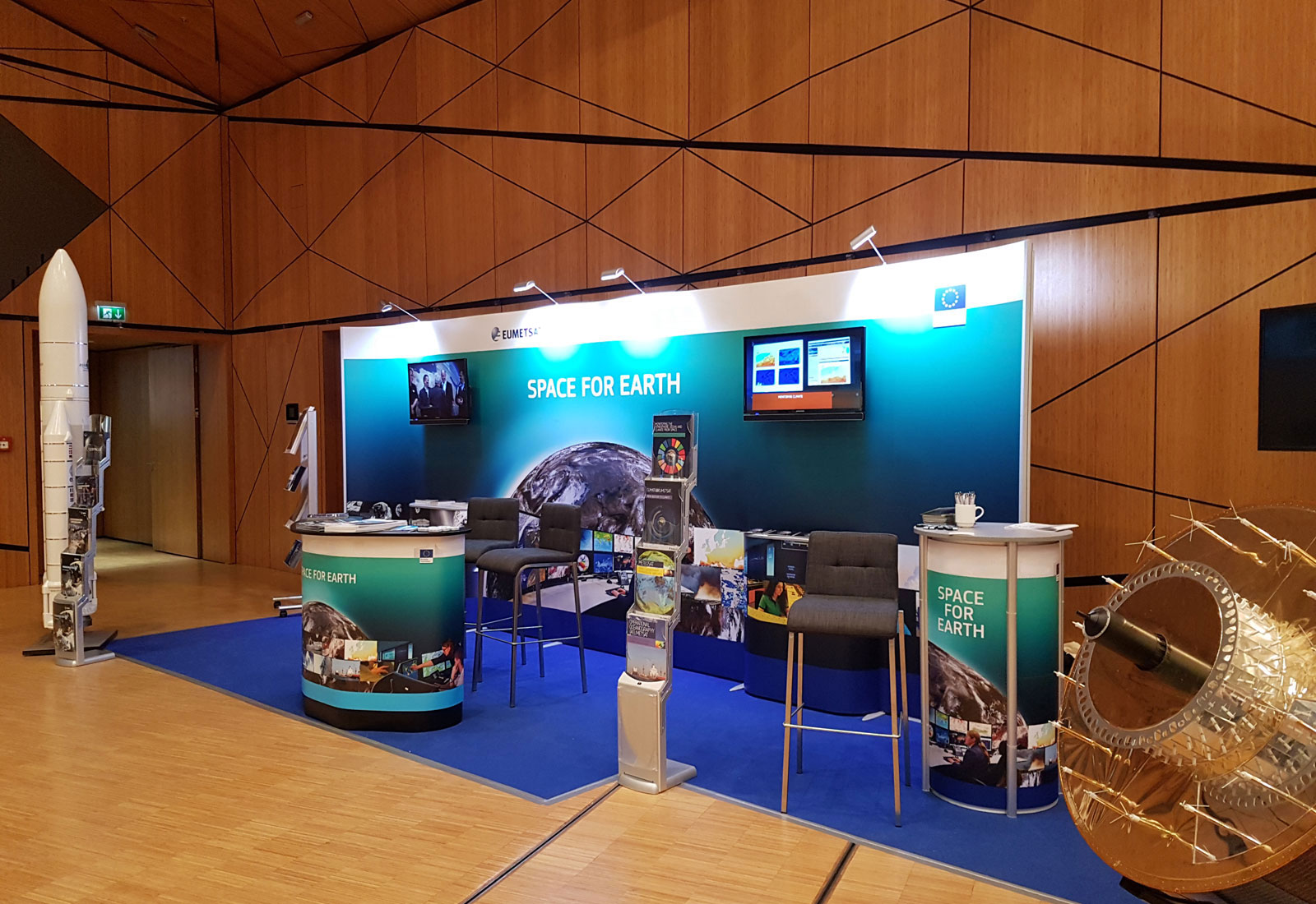 Referenzbilder Messestand Beispiel Referenzbilder Messestand Beispiel