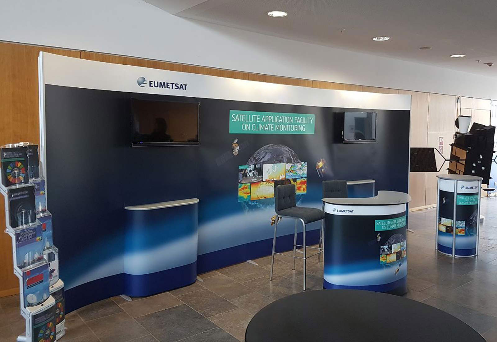 Referenzbilder Messestand Beispiel 2 Referenzbilder Messestand Beispiel 2