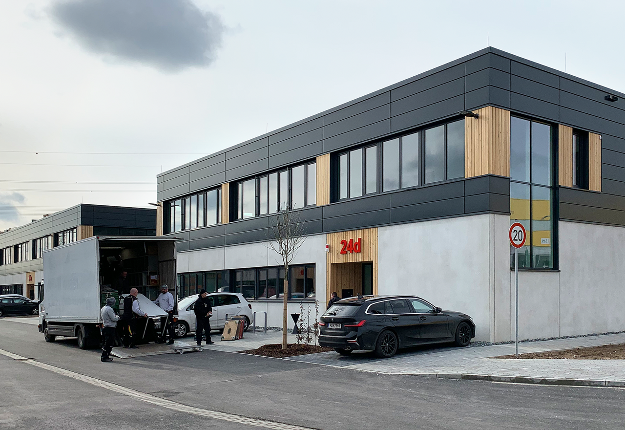 MARTINCOLOR zieht um 1